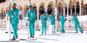 Grand-Mosque-intensifies-cleaning